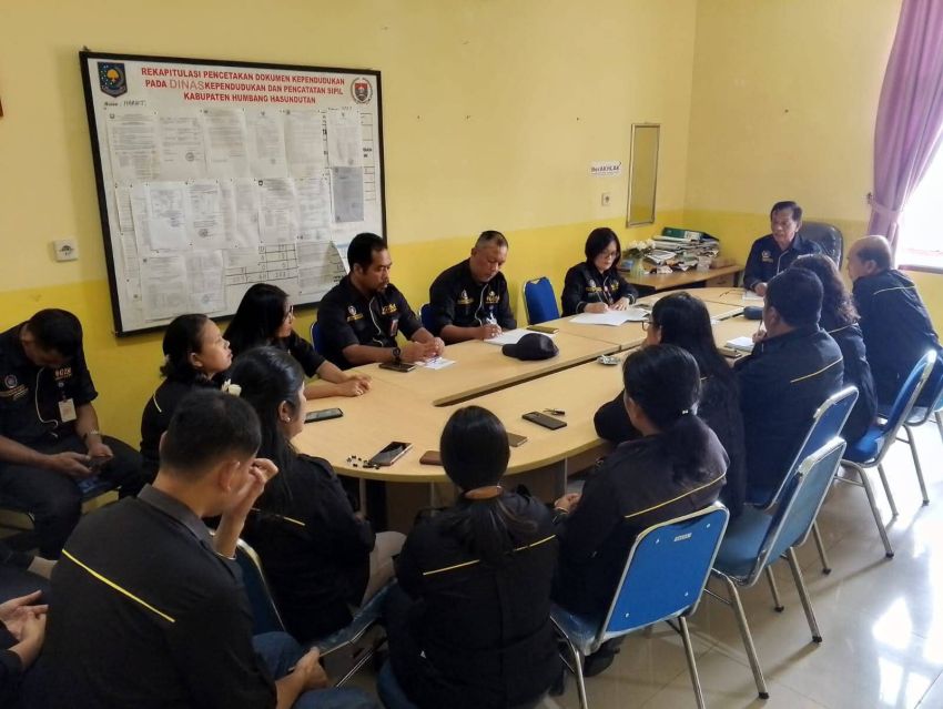 Disdukcapil Humbahas Genjot Target KTP 99,9 Persen dan IKD 30 Persen