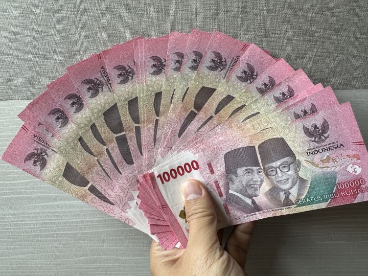Rupiah Cetak Level Terburuk Sepanjang Sejarah, IHSG Ditutup Menguat, Emas Rp2,66 Juta/Gram