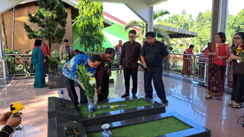 HUT ke-136 GBKP Ditandai dengan Ziarah ke Makam Penginjil dan Napak Tilas