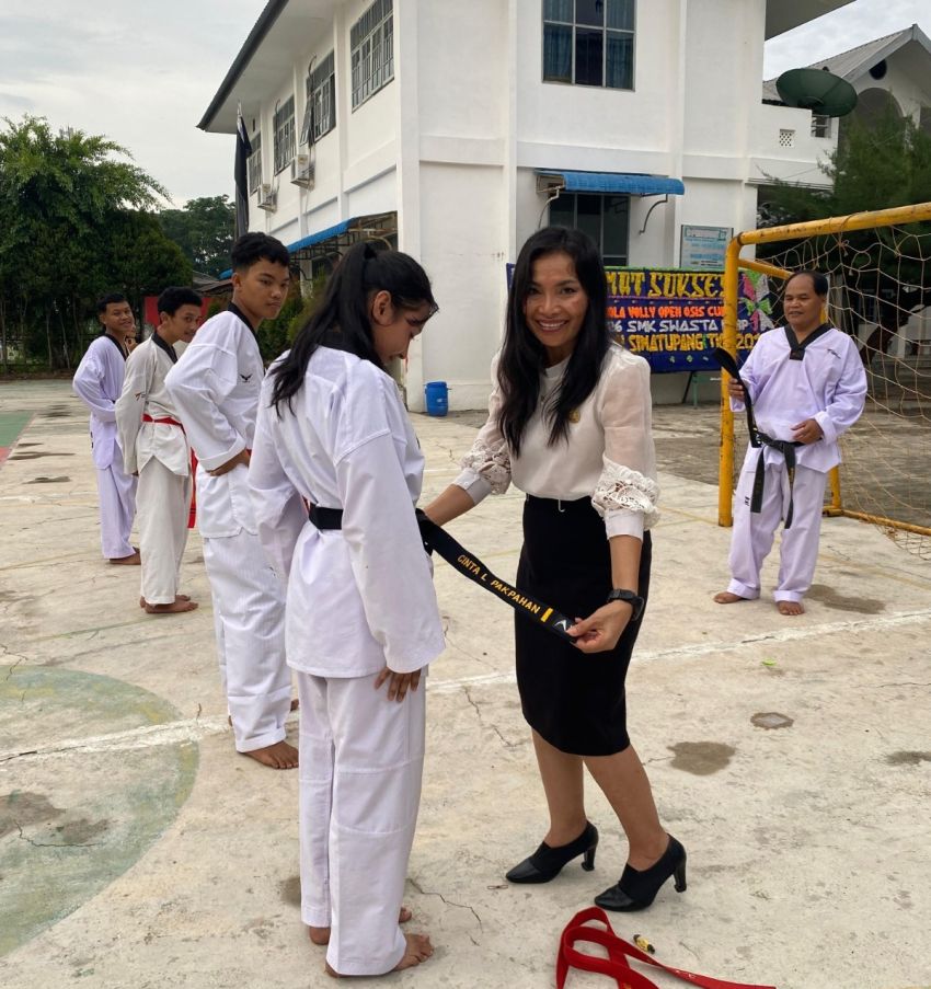 2 Pelajar SMAN 3 Pematangsiantar Raih Sabuk Hitam dari SKTC