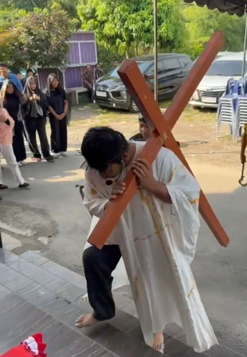 Drama Jalan Salib Warnai Ibadah Jumat Agung di GBKP Setia Budi