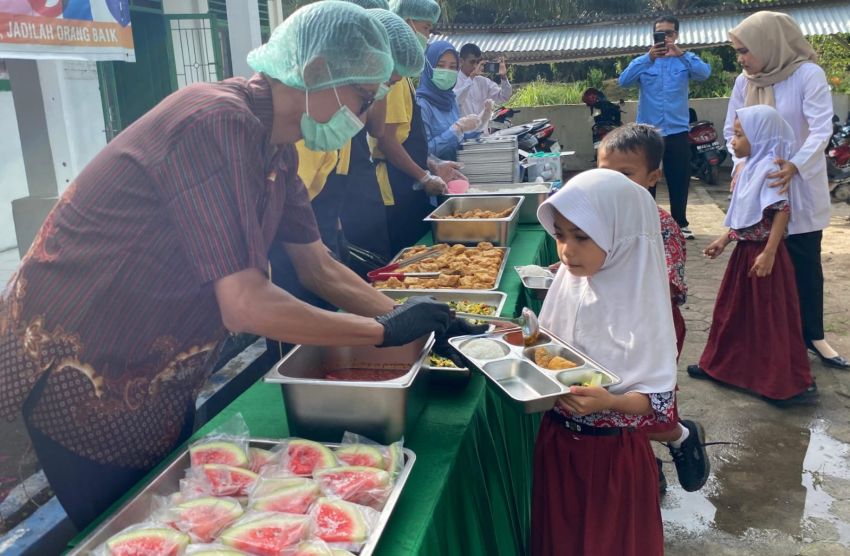 Inovasi SPPG Firdaus, Sajikan MBG secara Prasmanan