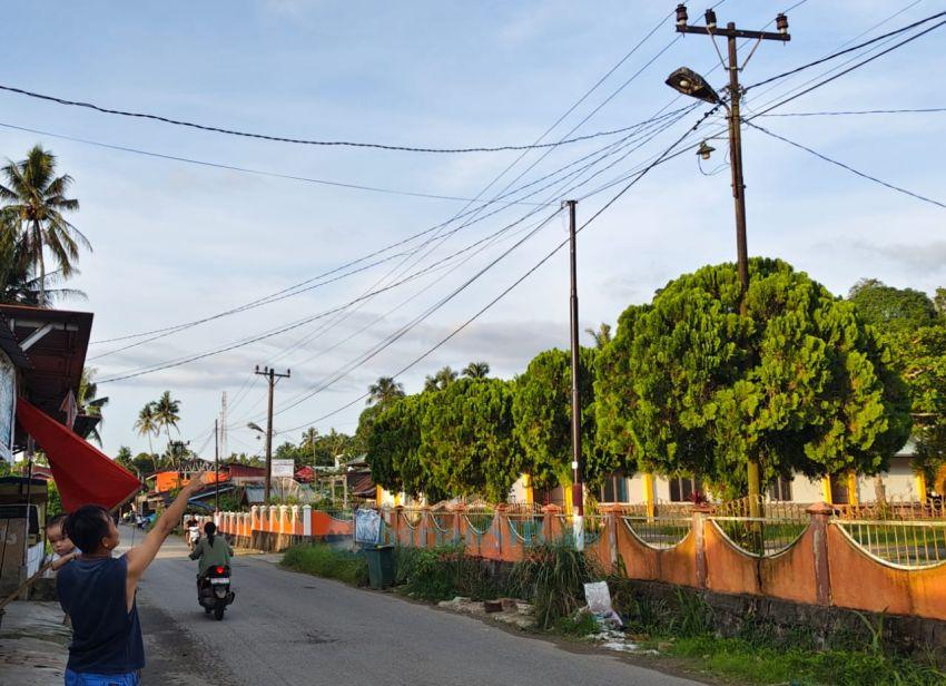Warga Tetehosi Keluhkan Lampu Kedap Kedip Karena Kurang Arus