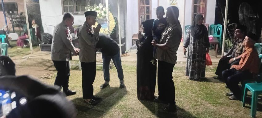 Dansat Brimob Sumut Santuni Keluarga Praka Rico yang Gugur di Lebanon