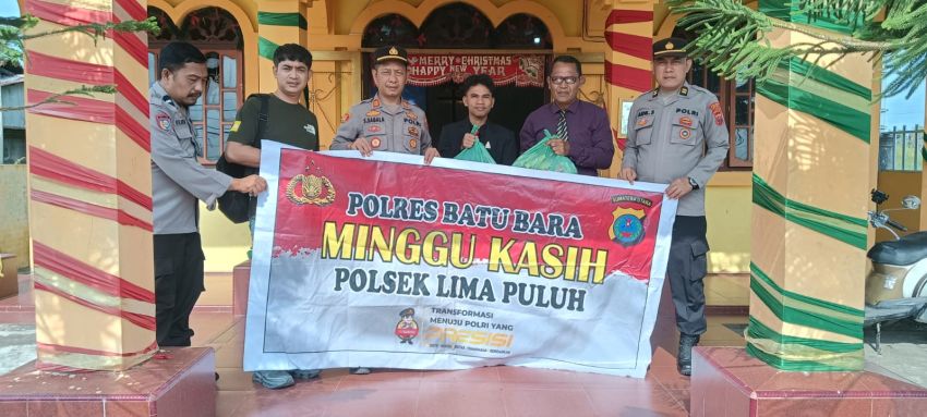 Minggu Kasih, Polsek Lima Puluh Berbagi Sembako di Gereja GPDI Lima Puluh