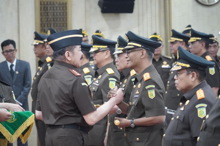 Muhibuddin Dilantik jadi Kajati Sumut, Jaksa Agung : Lakukan Pengawasan Ketat
