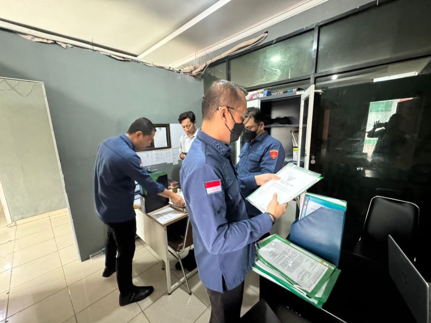 Kejati Banten Geledah Kantor PT ABM, Sita 90 Bundel Dokumen