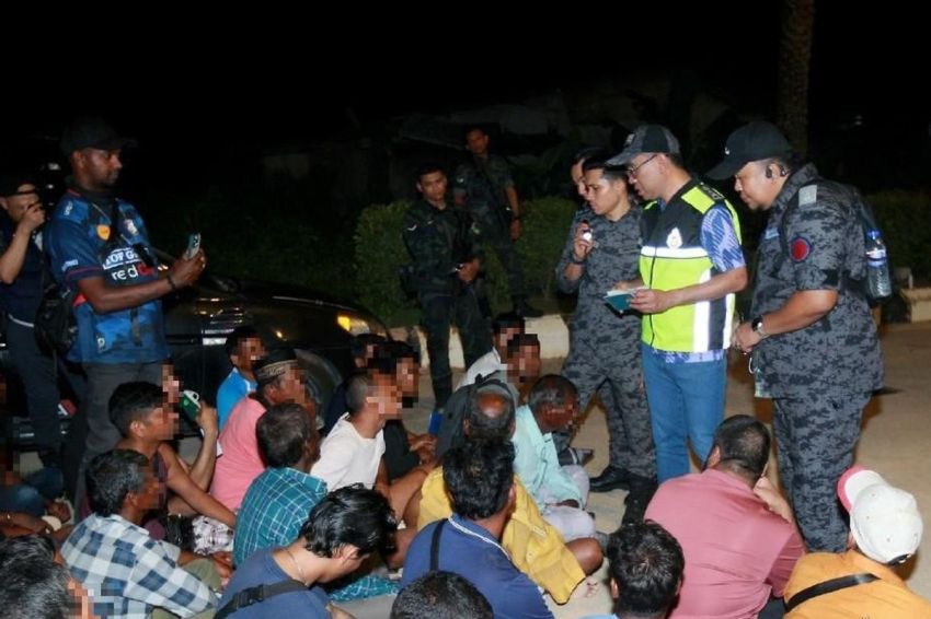 Malaysia Bongkar Kampung Ilegal WNI di Kebun Sawit, 214 Orang Ditangkap