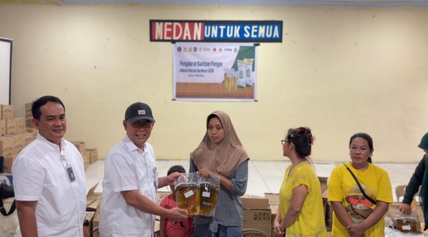 Tinjau Penyaluran Bantuan Pangan, Marga Taufiq : Minyakita di Pengecer Binaan Dijual Sesuai HET Rp15.700/Kg