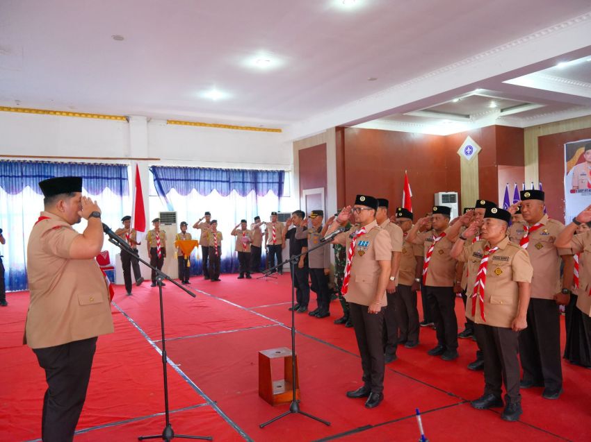 Bupati Fery Dilantik Ketua Mabicab Pramuka Labusel