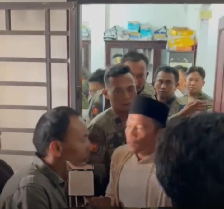 Rapat DPRD Tapteng Ricuh, Sekwan Dipersoalkan Tak Hadir
