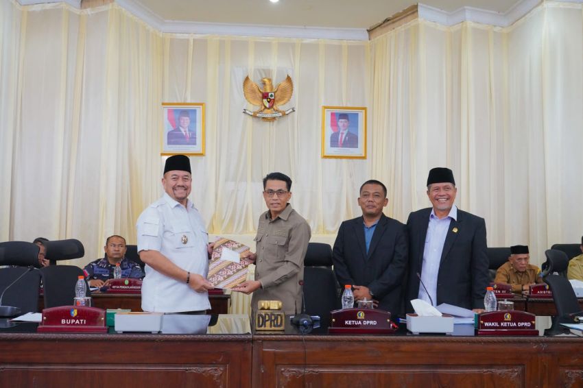 Bupati Batubara Sampaikan LKPJ 2025 dan Nota Ranperda di Rapat Paripurna DPRD