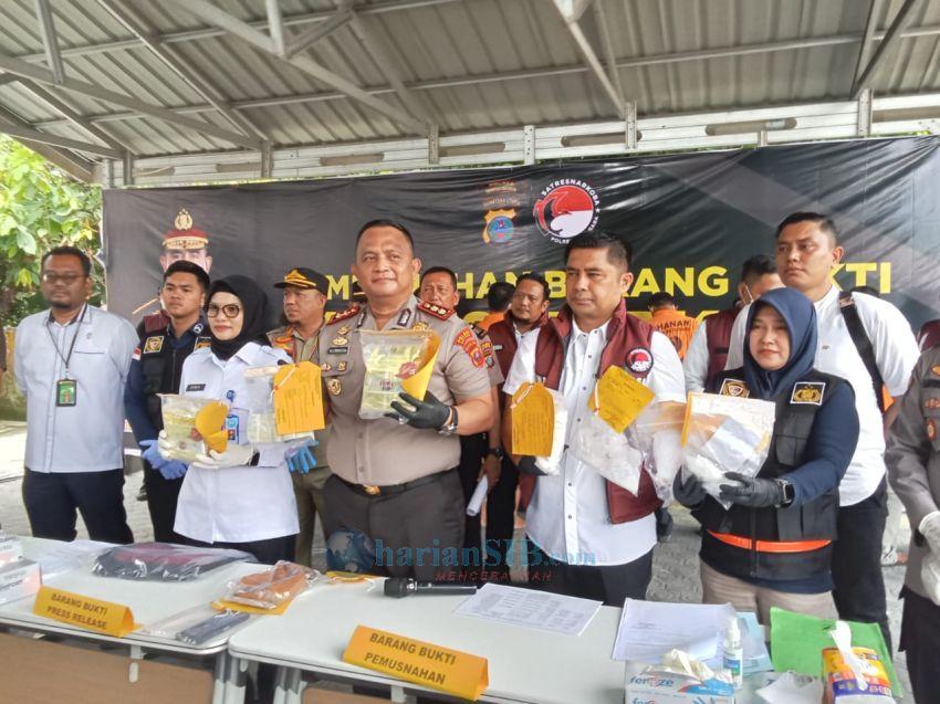 Polres Batubara Ungkap Kasus Sabu, Dua Tersangka Ditangkap dan 1,2 Kg Barang Bukti Dimusnahkan