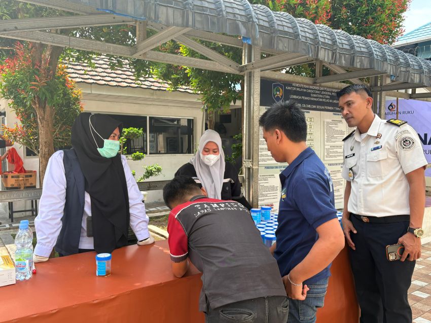Peringati HBP ke -62, Lapas Labuhan Ruku Tes Urine Pegawai Dan Warga Binaan