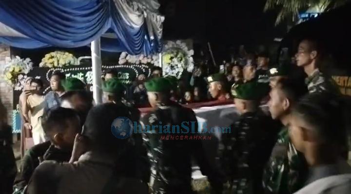Jenazah Kopda Anumerta Rico Tiba di Rumah Duka, Tangis Keluarga Pecah