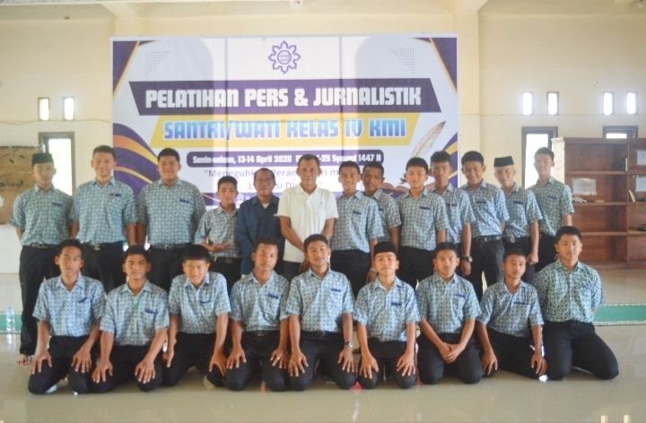 Latih Skill Jurnalistik, KMI Islamiyah Ar-Raudlatul Hasanah Gelar Pelatihan Pers