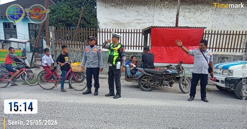 Gandeng Dishub, Sat Lantas Polres Tanjungbalai Pasang Rambu Larangan Truk di Atas 8 Ton