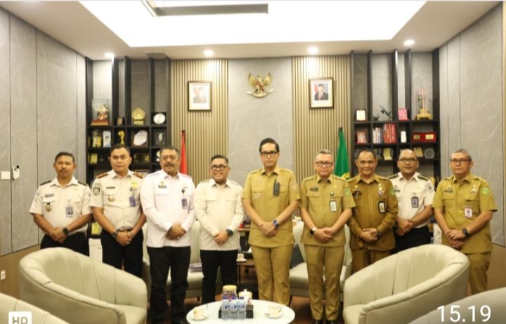 Kunjungi Wali Kota Medan, Kakanwil Imigrasi Sumut Bahas Penanganan Pengungsi dan Dukungan Sarana Kantor