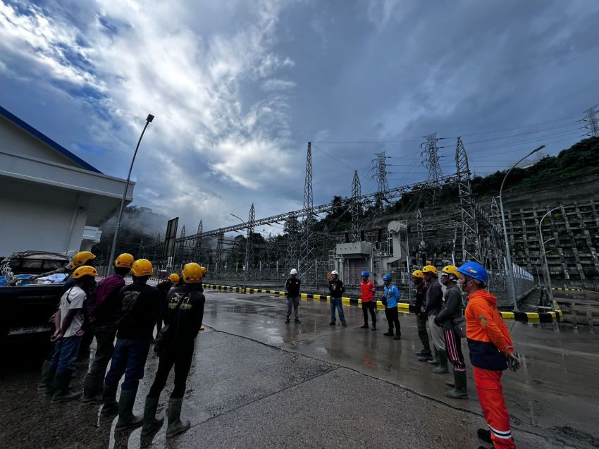 PLN Pulihkan Sistem Kelistrikan Sumatra, 8,3 Juta Pelanggan Kembali Nikmati Listrik