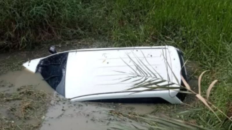 Mobil Masuk Parit, Dua Penumpang Avanza Tewas di Sergai