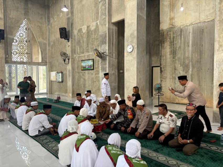 Kalapas Barus Hadiri Tepung Tawar Calon Jemaah Haji Asal Barus