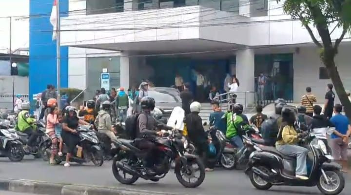 Dugaan Perselingkuhan Pegawai BRI Iskandar Muda Medan Viral, Aksi Demo Picu Kemacetan