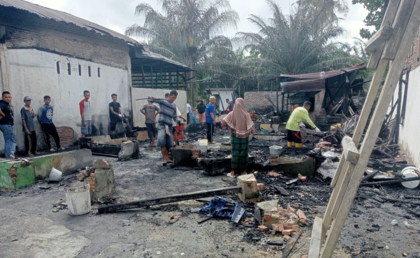 Rumah Abdul Manap Situmorang Terbakar di Teluk Pulai Dalam Labura