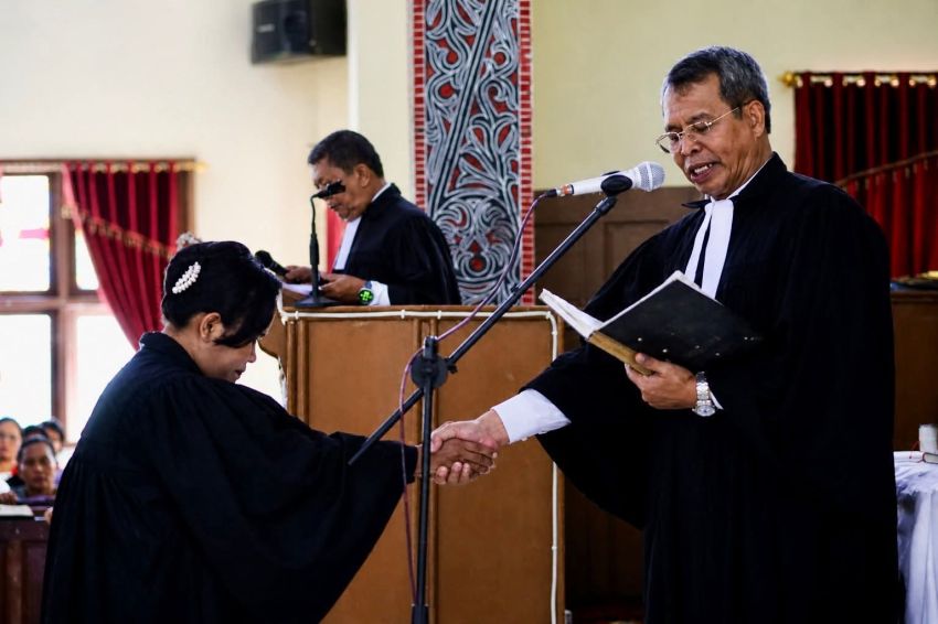 Semangat Minggu Kantate Warnai Ibadah HKBP Pangaloan, Pdt Desy Simanjuntak Diberangkatkan