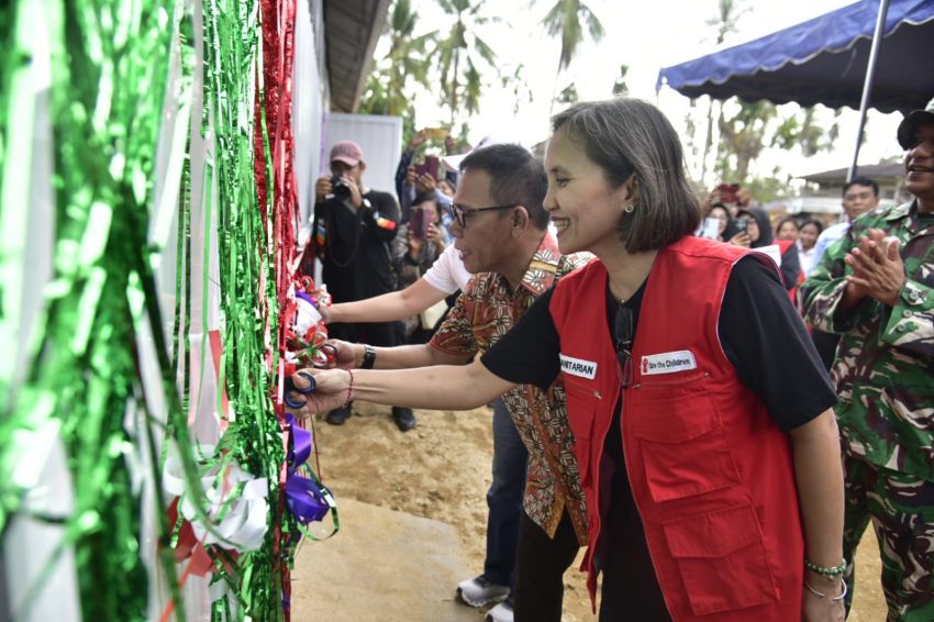 Bupati Tapteng Resmikan Gedung Sementara SDN 155683 Sigiring-giring
