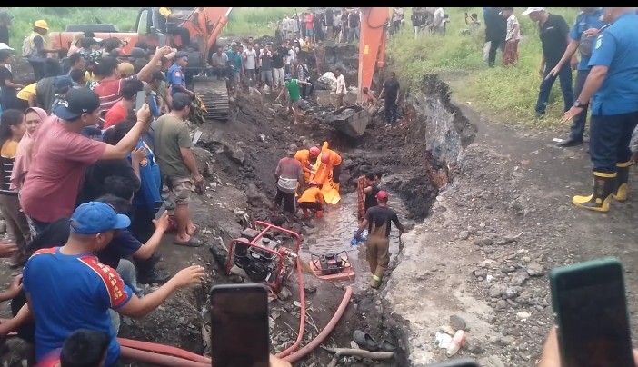 2 Warga Tertimbun Runtuhan Batu Beton Ditemukan Tewas
