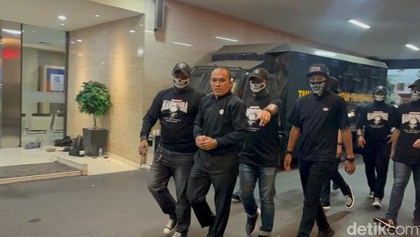 Eks Kasat Narkoba Polres Kutai Barat Jadi Tersangka Narkoba dan TPPU, Langsung Digelandang ke Bareskrim