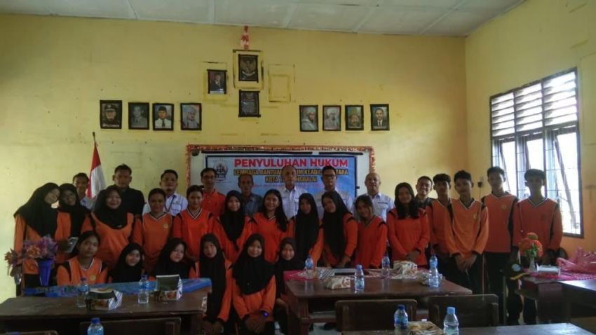 LBH Keadilan Setara Edukasi Hukum Kepada Siswa SMK Karya Utama Tanjungbalai