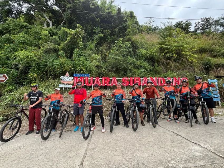 Puncak SAFest 2026 di Taput: Gowes 24 Km, Renang Lintas Pulau, hingga Ngopi di Tengah Danau Toba