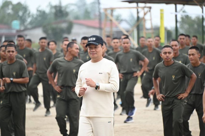 Bupati Humbahas Senam Bersama dan Tabur Benih Ikan di Batalyon Infanteri TP 955/HS