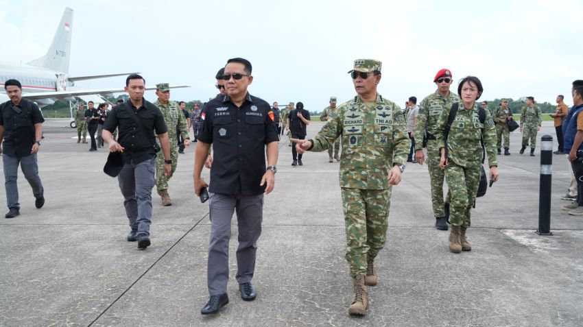Satgas PKH Tinjau Kontainer Berisi Mineral Rare Earth di Batam