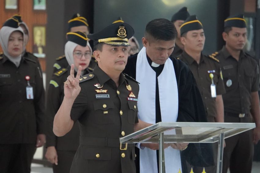 Sumanggar Siagian, Mantan Kasipenkum Kejati Sumut, Dilantik jadi Asipidum Kejati Kalbar