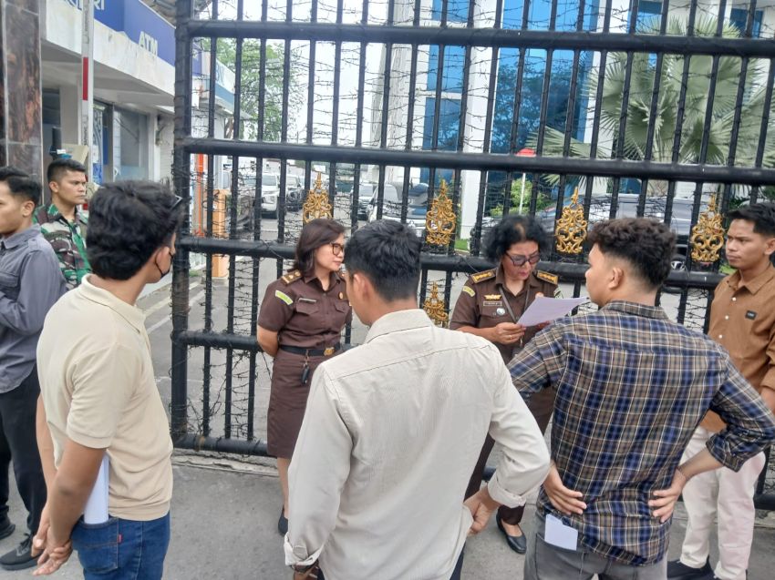SALAM Unjuk Rasa, Minta Kejati Sumut Usut Dana Desa Ketapang di Palas
