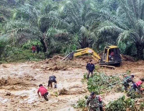 Satu dari Dua Korban Tertimbun Longsor Batang Toru Tapanuli Selatan Ditemukan