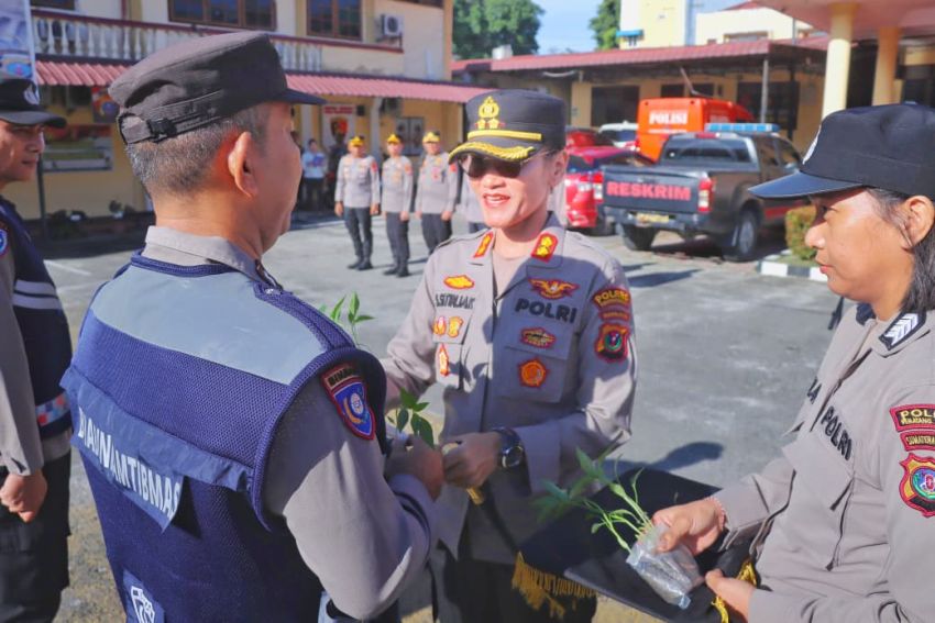 Kapolres Salurkan Bibit Cabai dan Terong, Dorong Peran Bhabinkamtibmas Dukung Ketahanan Pangan
