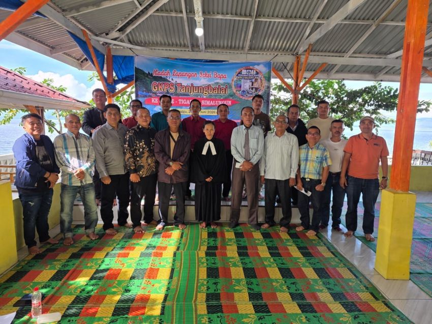 Ibadah Lapangan Seksi Bapa GKPS Tanjungbalai di Tigaras Penuh Keakraban