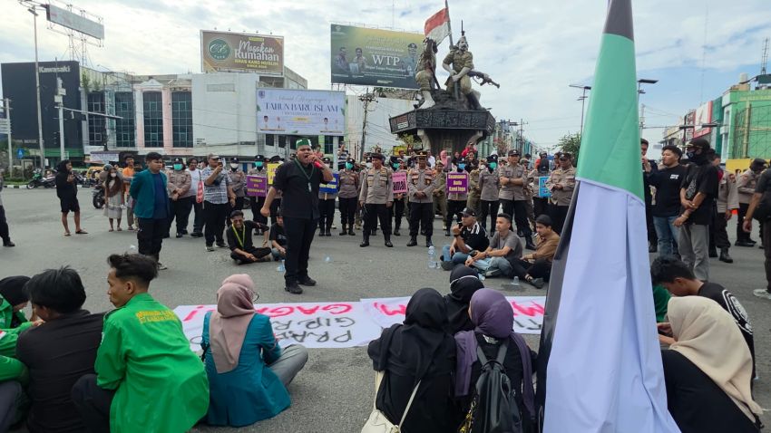 Kritik Kebijakan Pemerintah Pusat, Mahasiswa dan Pemuda Gelar Aksi di Tugu Pahlawan Binjai