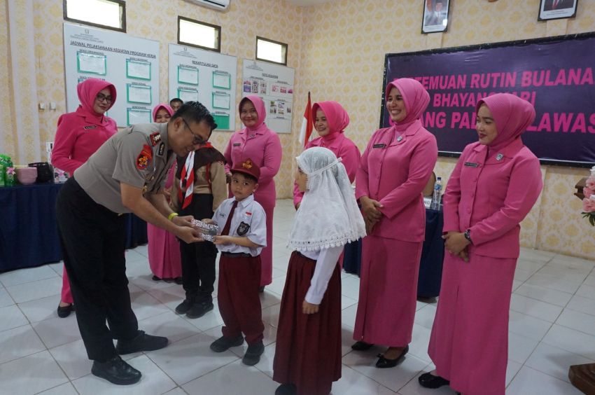 Sambut HUT Bhayangkara ke-80, Polres Palas Santuni Purnawirawan dan Apresiasi Anak Berprestasi