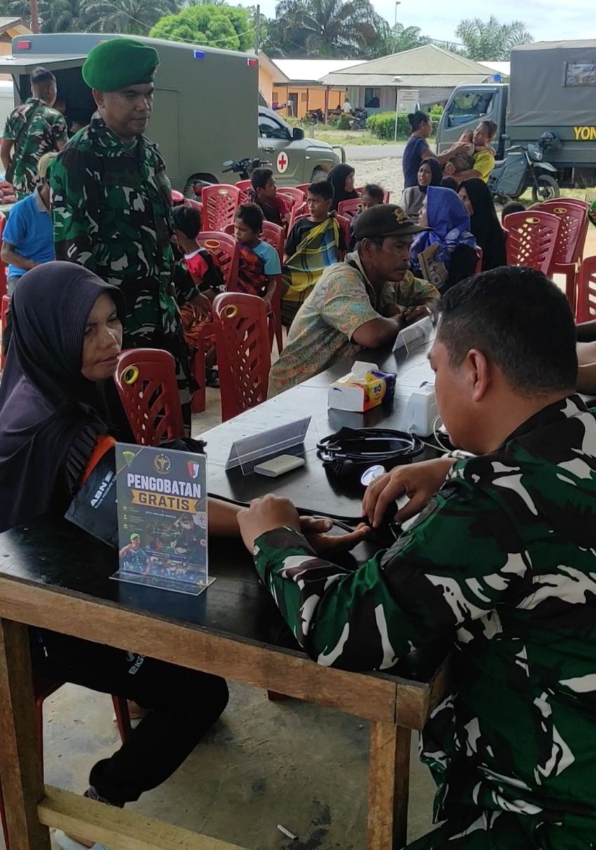 Jangkau Daerah Terpencil, Yonif TP 905/TS Gelar Aksi Pengobatan dan Sunatan Massal