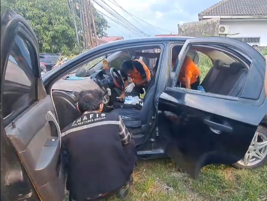 Pasutri Ditemukan Tewas dalam Mobil di Medan Denai