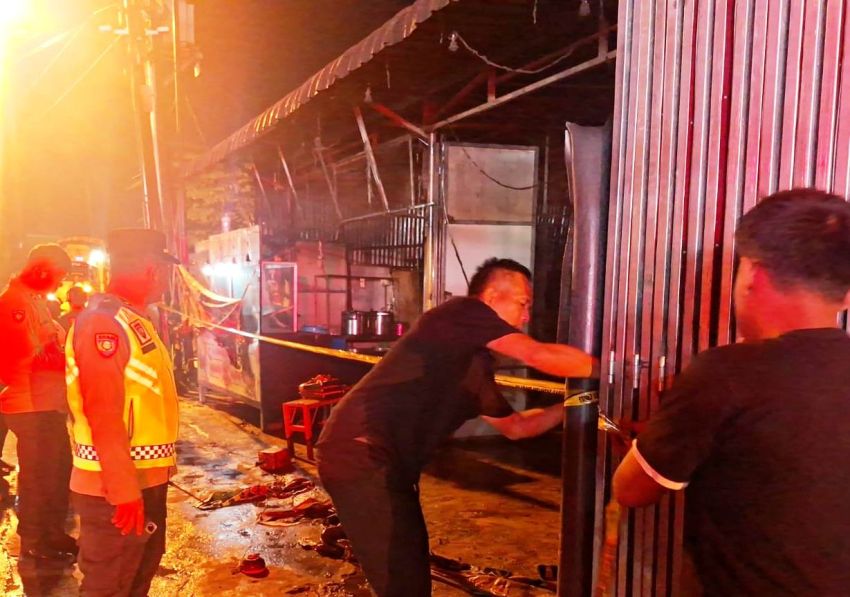 Warung RM Ayam Penyet dan Pakaian Serba 35.000 Terbakar di Tanjungmorawa