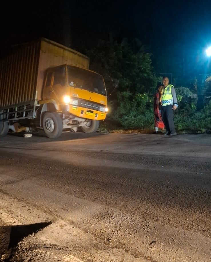 Truk Tangki dan Truk Box Terlibat Kecelakaan di Jalinsum Batubara