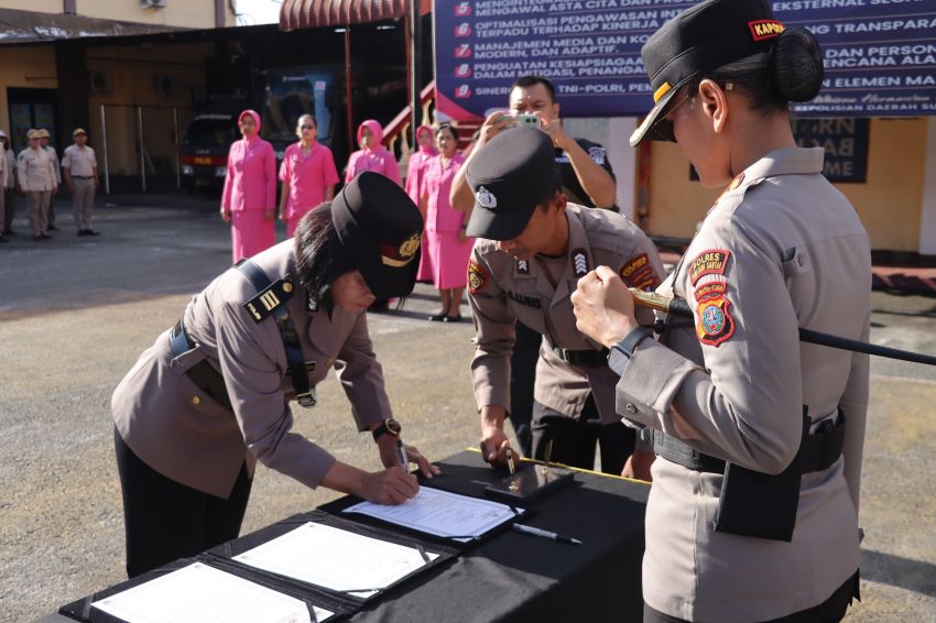 Kapolres Pematangsiantar Pimpin Sertijab Kapolsek Siantar Utara, IPTU Nana Sandra Resmi Jabat Kapolsek