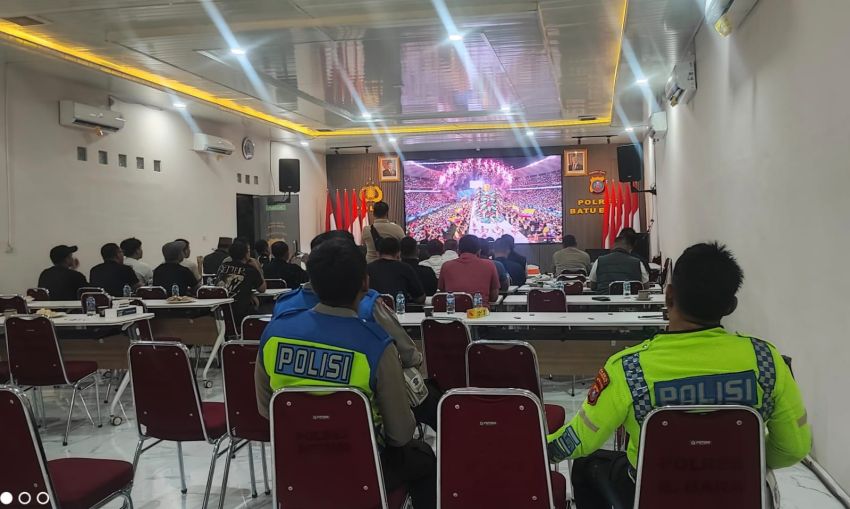 Polres Batubara dan Masyarakat 'Nobar; Laga Pembuka Piala Dunia 2026