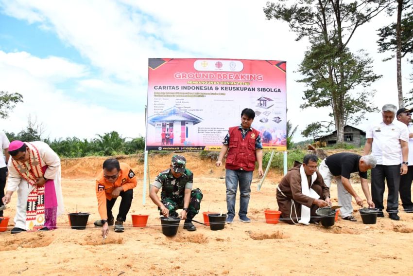 Bupati Masinton Groundbreaking 36 Hunian Tetap untuk Korban Bencana di Tapteng