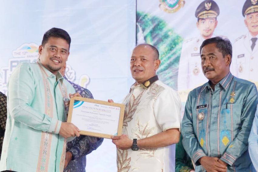 Pemkab Tapteng Raih Peringkat 1 Capaian Realisasi Investasi